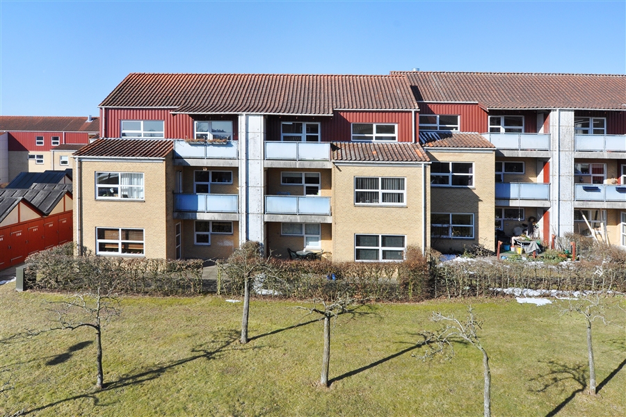vacant apartment image