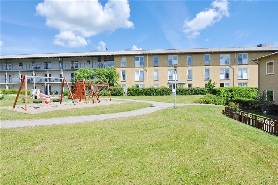 vacant apartment image
