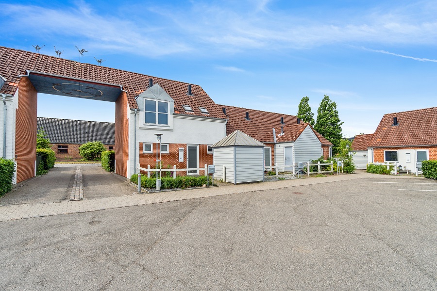 vacant apartment image