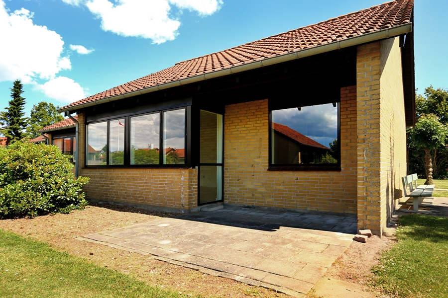 vacant apartment image