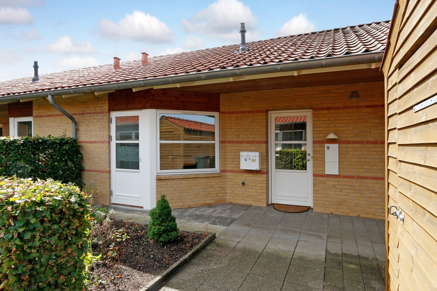 vacant apartment image