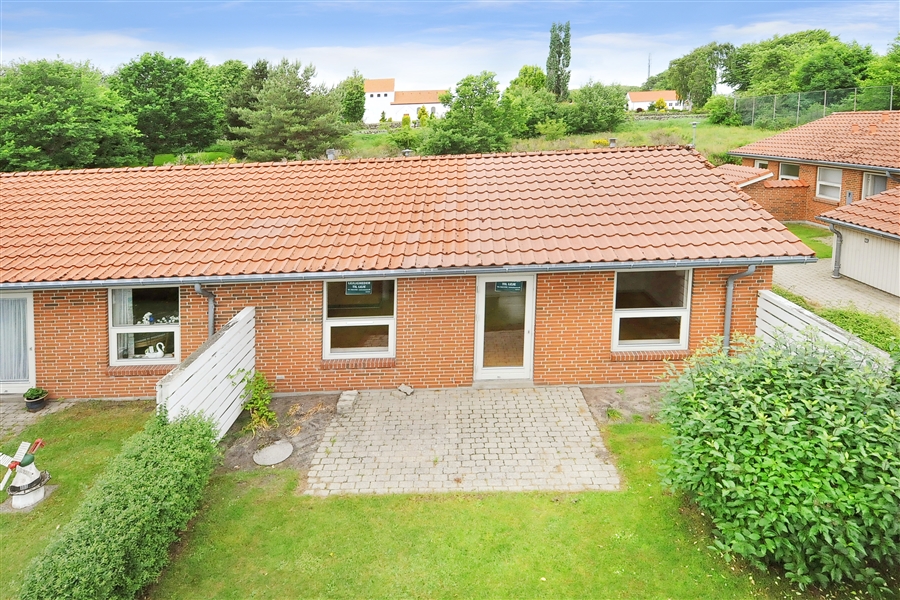 vacant apartment image